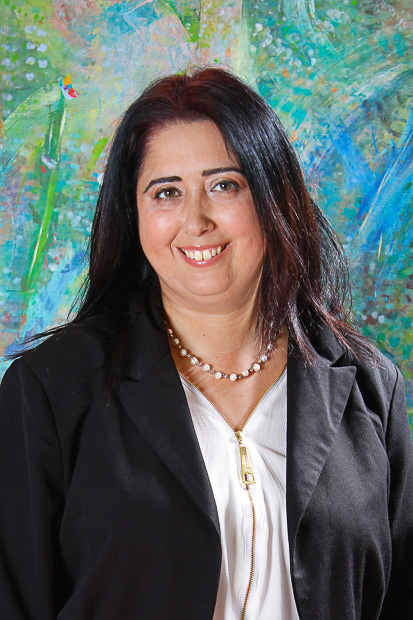 אסנת אדרי ציון, עורכת דין ומגשרת